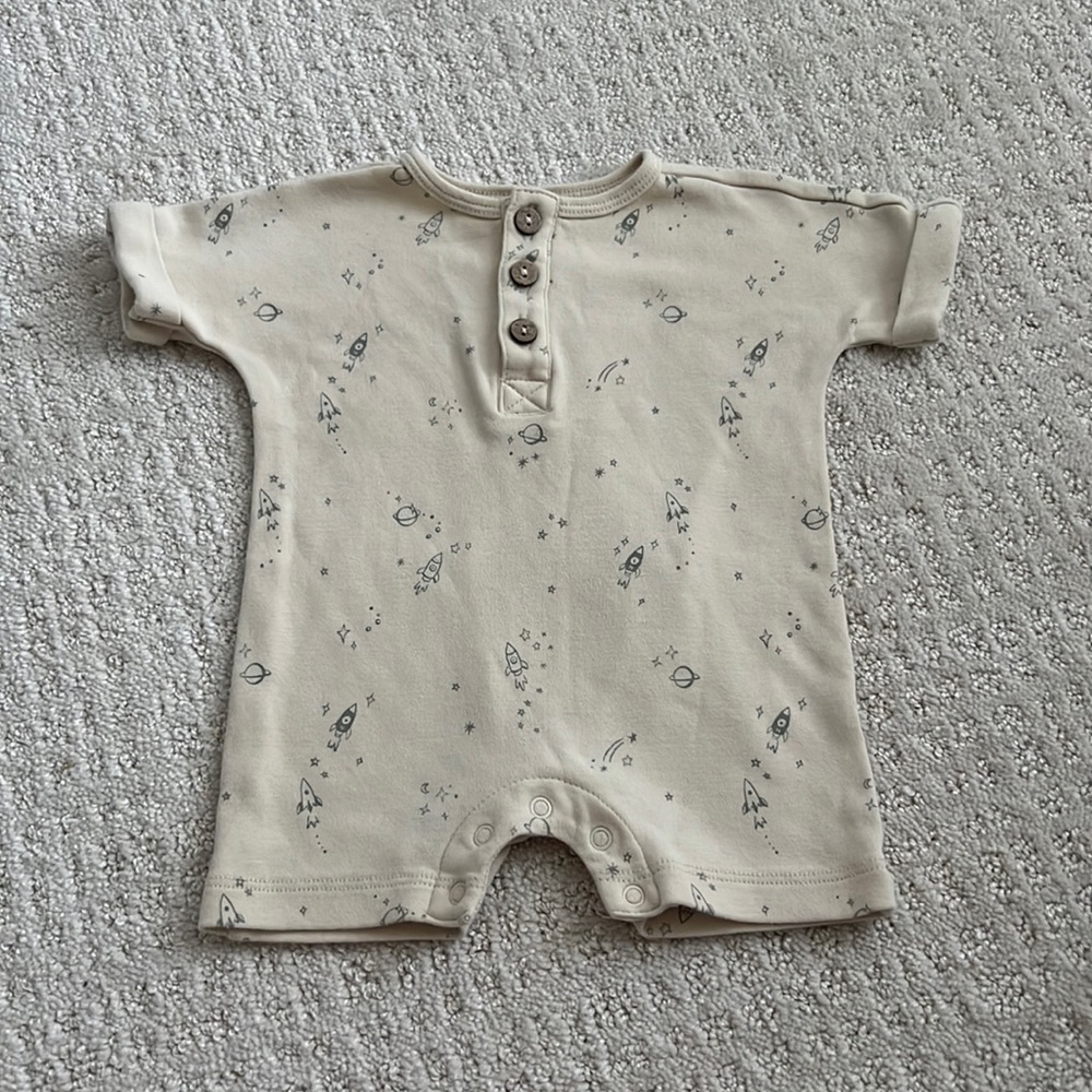 Quincy Mae Space Rockets Romper 0-3m